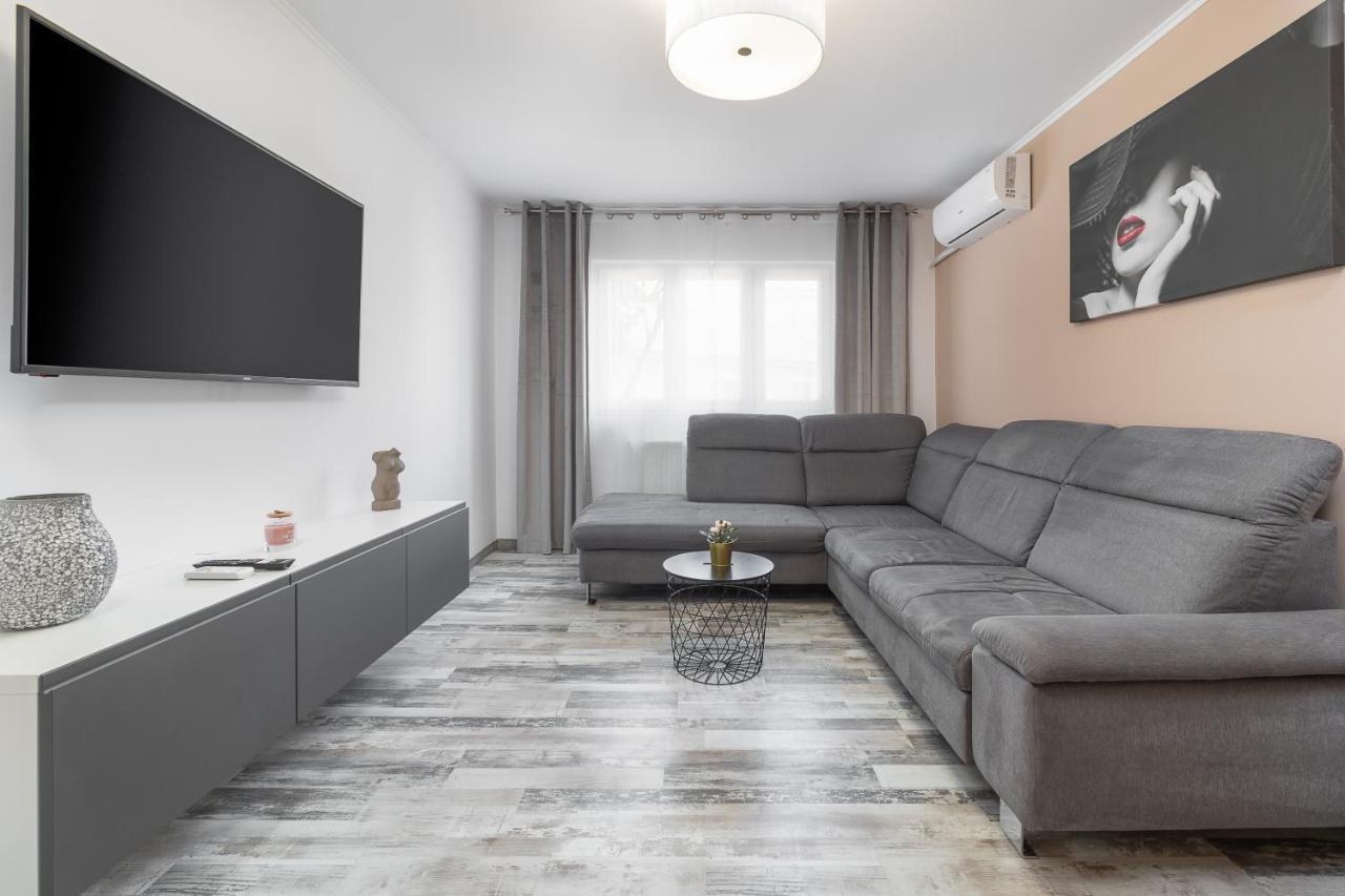 Decebal Flat Lejlighed Oradea Eksteriør billede